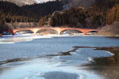 氷上の橋