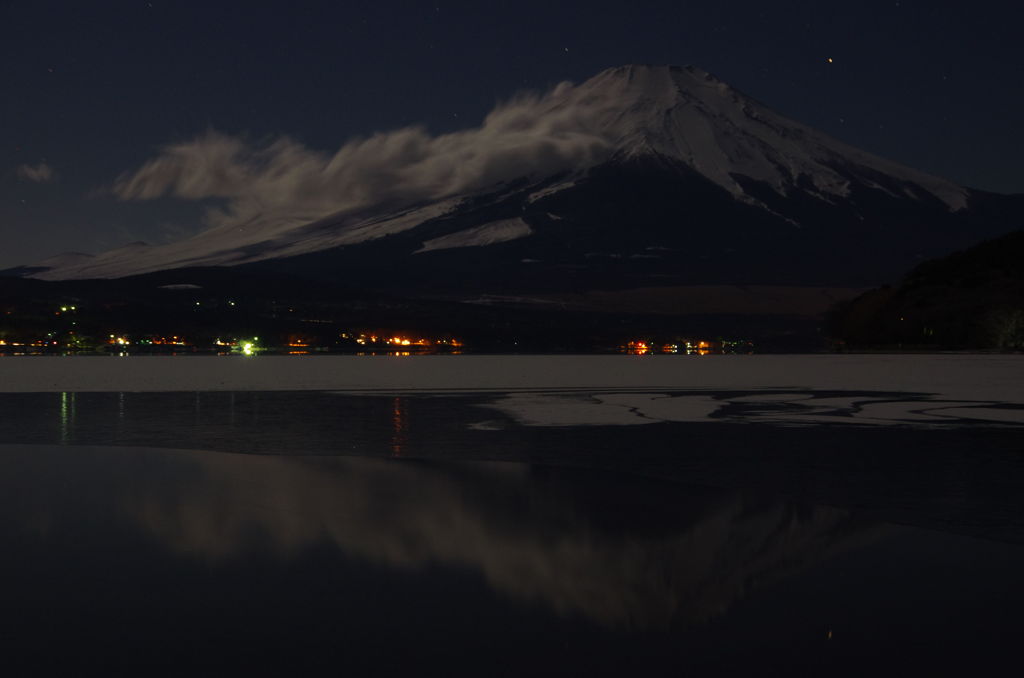 山中湖の夜