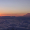 富士を照らす朝陽