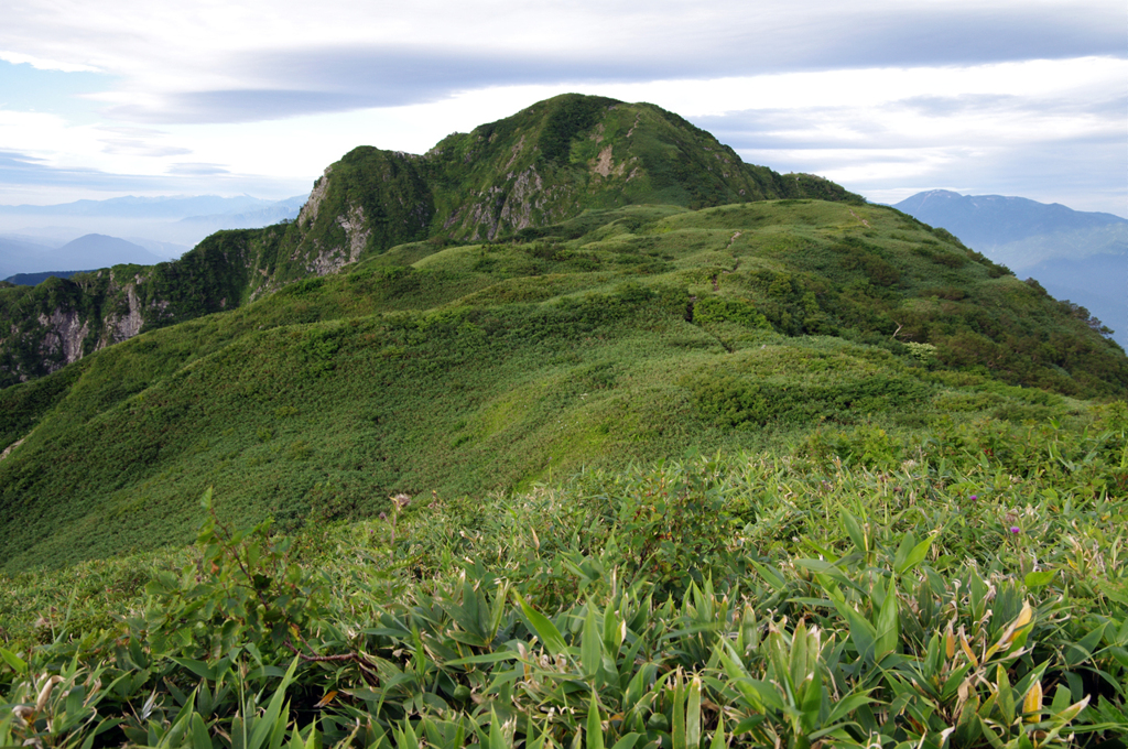 笹平からの雨飾山