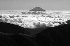 塩見岳からの雲海と富士山