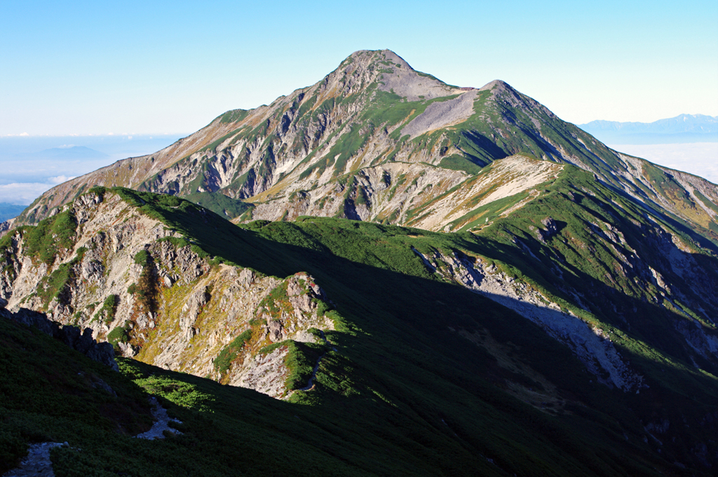 早朝の笠ヶ岳