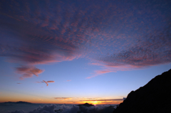 穂高岳山荘から笠ヶ岳の夕日