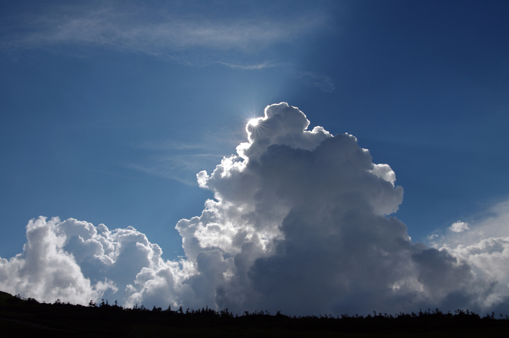 白馬の夏空