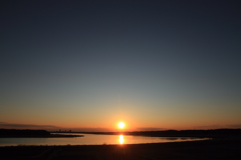 印旛沼・夕景　- 冬の落日 -