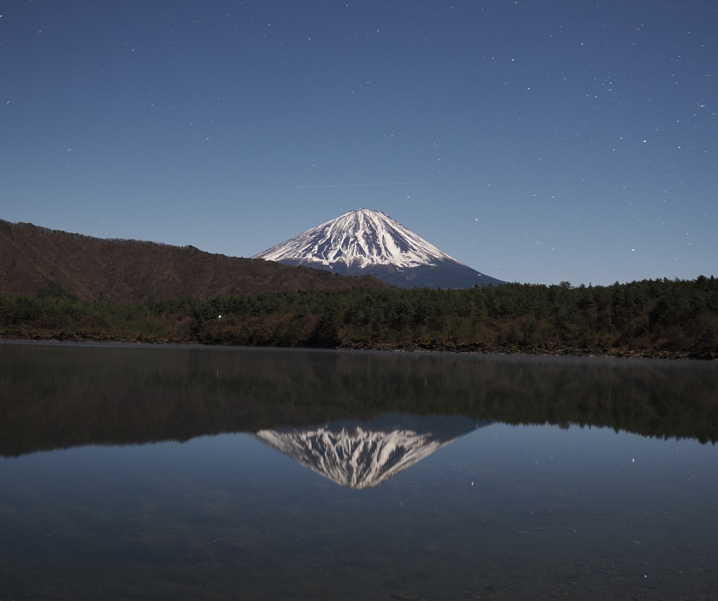おやまのうえに飛行機のあと