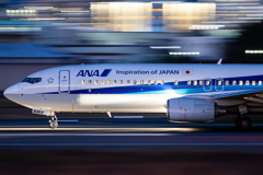 ANA737を横から