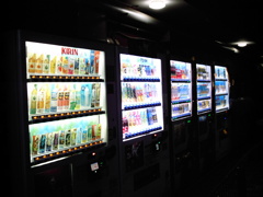 夜の自販機