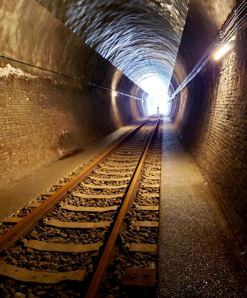 大日影トンネル