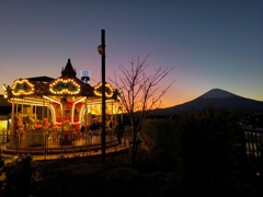 夜のメリーゴーランド