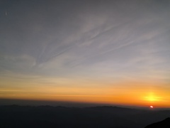 山頂の日暮れ