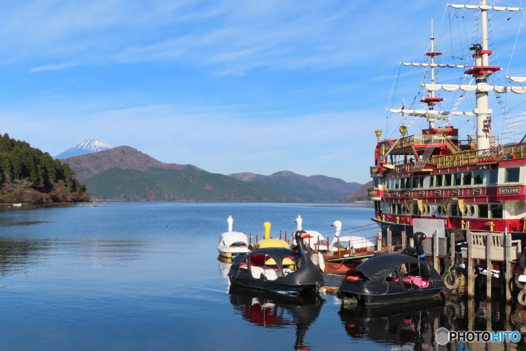 遊覧船と富士