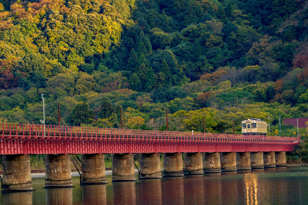 由良川鉄橋を走る鉄道