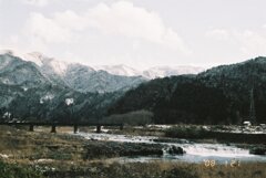 泳げる。(泳いだことがある)