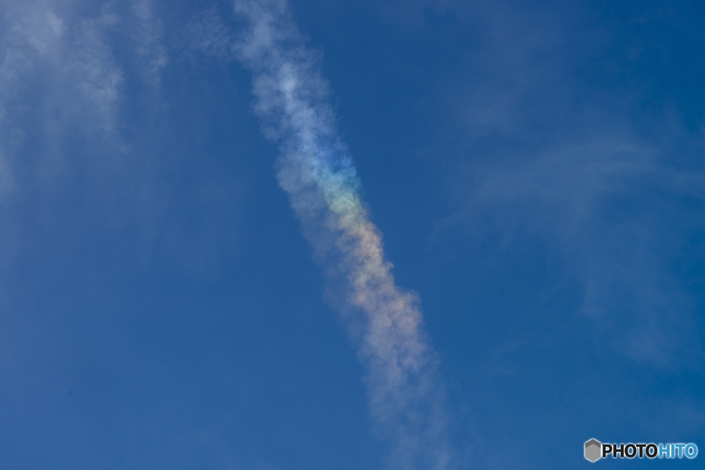 レインボーな飛行機雲