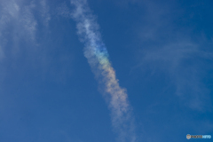 レインボーな飛行機雲