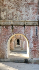 重なる記憶、静寂のトンネル