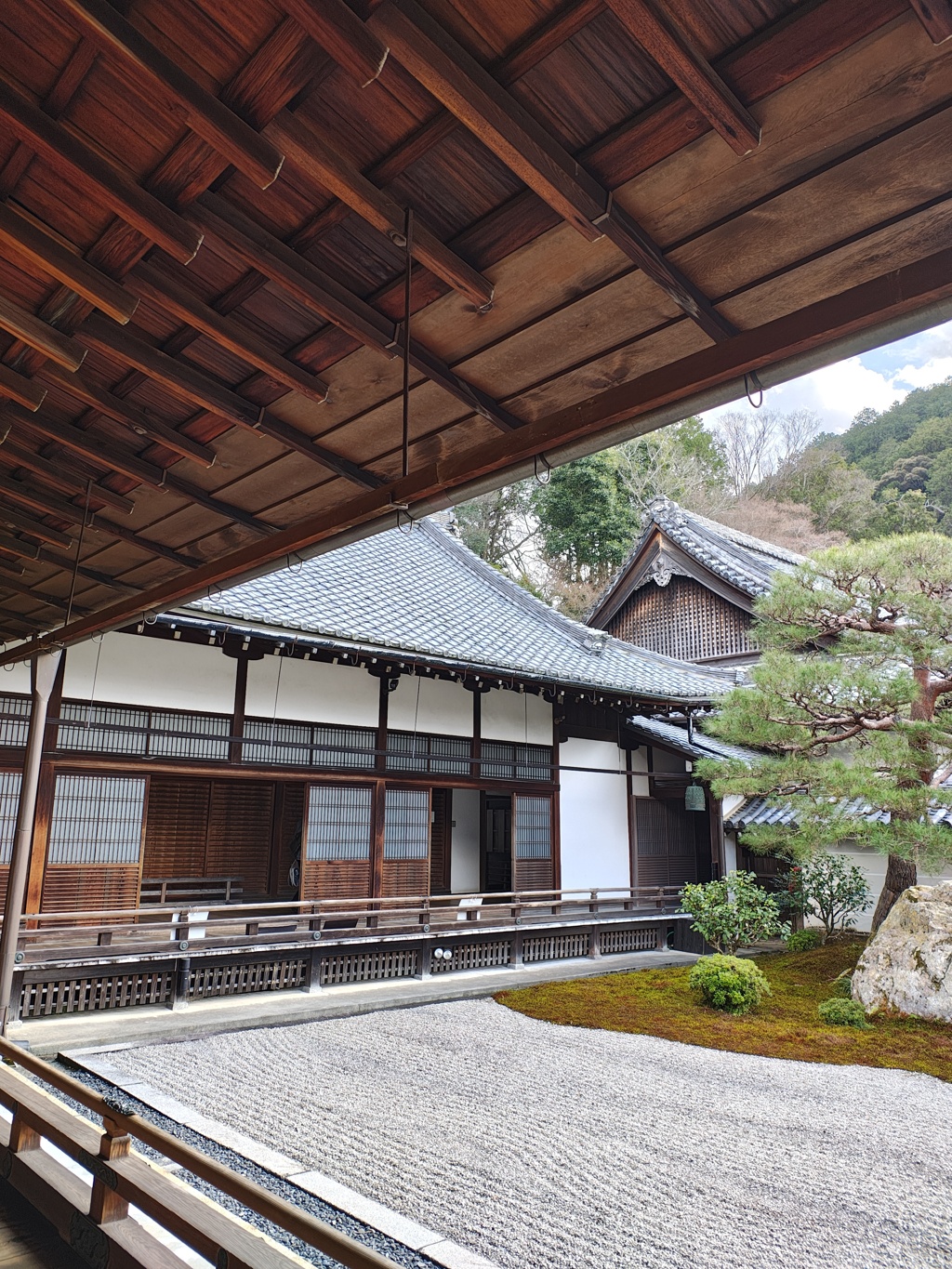 禅の造形美：枯山水と木造建築