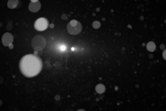 氷の粒 光の粒 だんだん積もる 冷たい粒