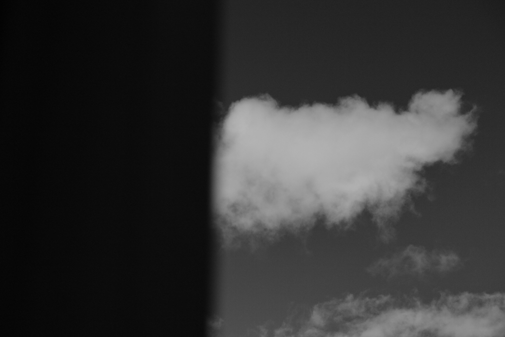 ところ変われば、空の色も変わる