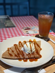 クレープとアイスティー