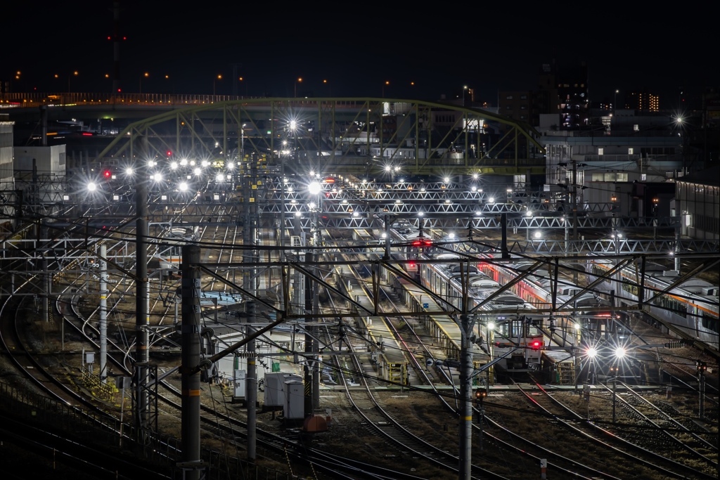 夜の車両基地