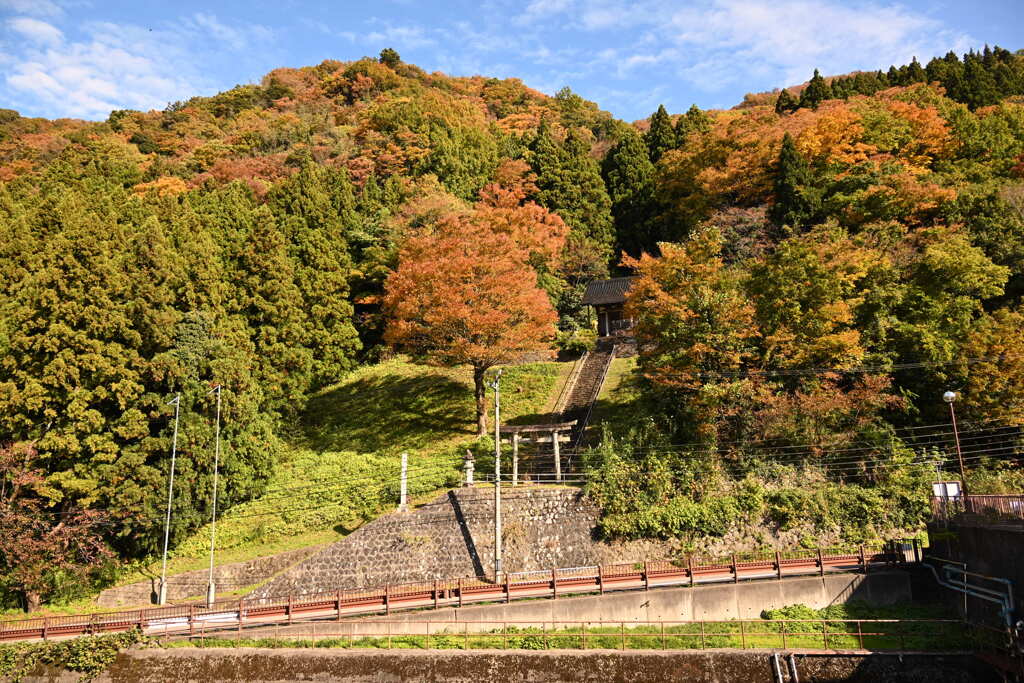 小牧ダムのそばの神社