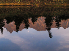 水面に映る槍ヶ岳