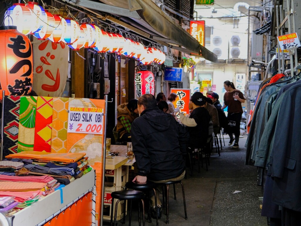 路地裏の居酒屋