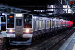 445M~構回 211系N608編成