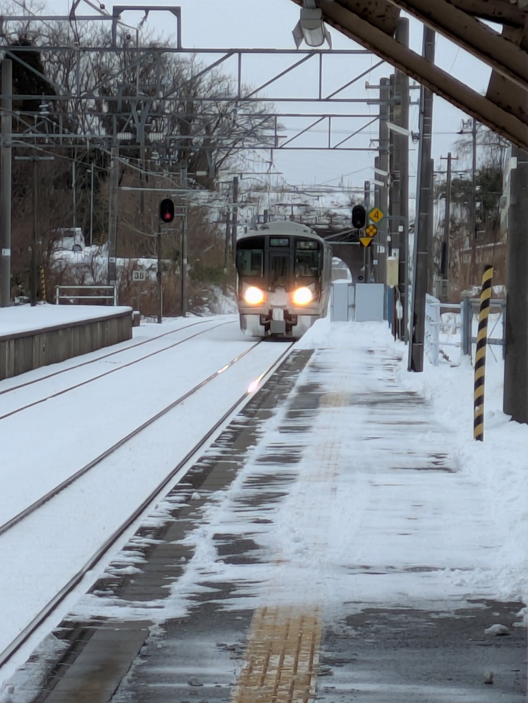 JR七尾線（宝達駅）