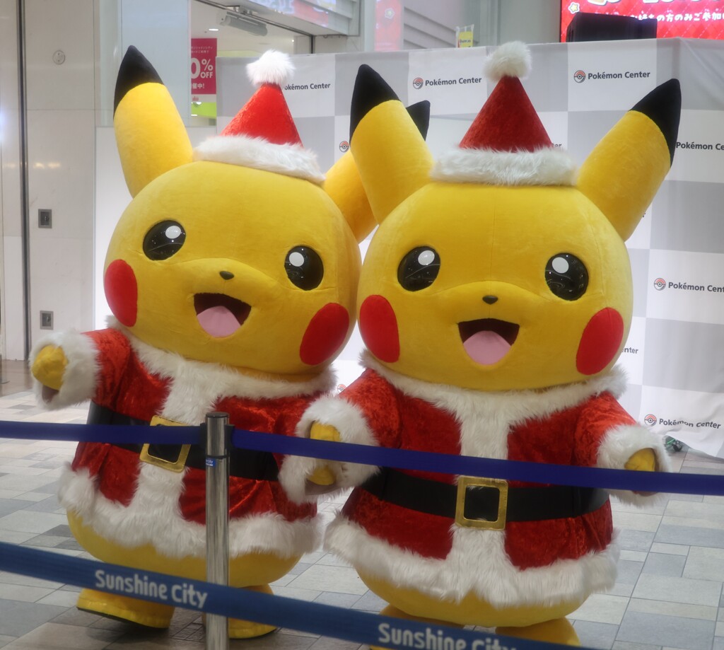 ポケモンセンターメガトウキョー　ホリデーイベント　サンタピカチュウ