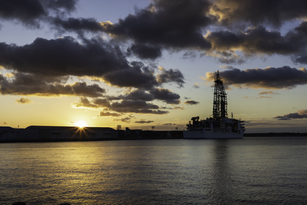 初日の出は随分と左にずれてしまったな。。。