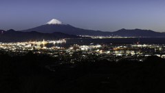 2026.1.4 空が少し寂しいな。雲があったらもう少し絵になるのだが。