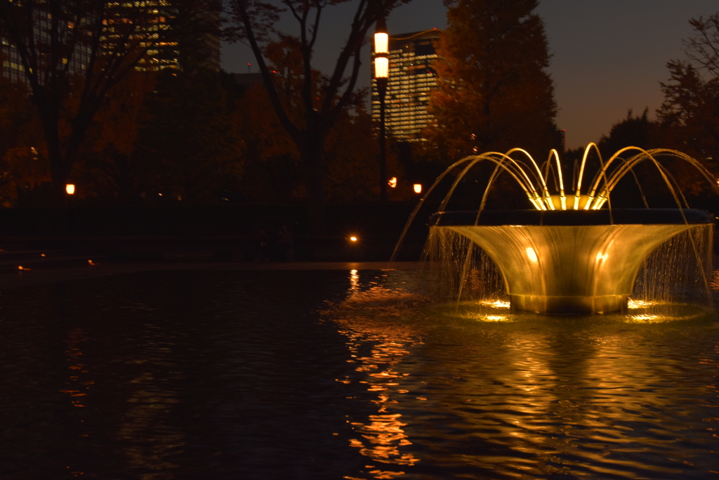 夕暮れにそまる街