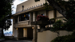 ヨドコウ迎賓館エントランス