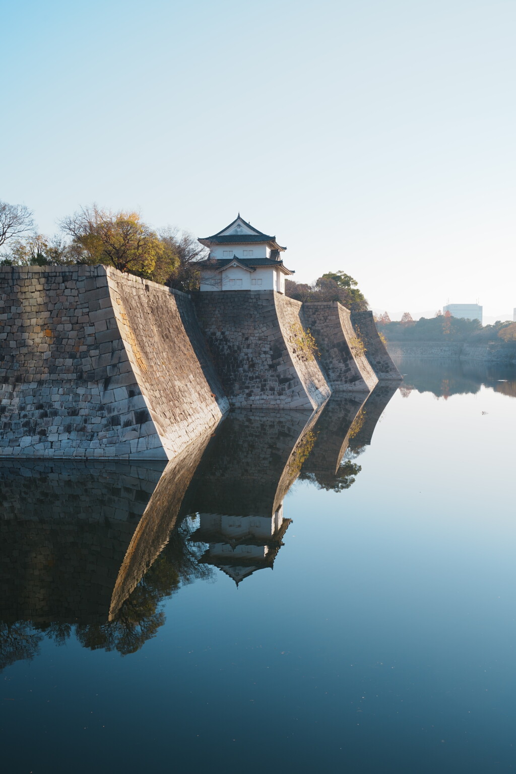 早朝の大阪城