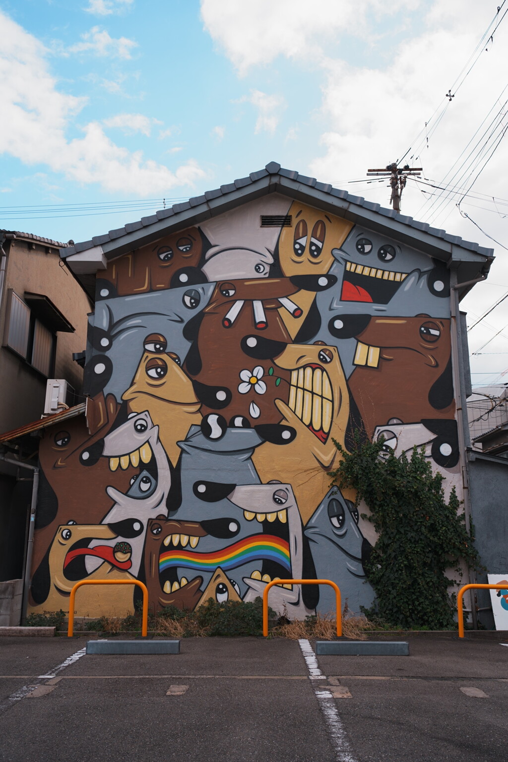 路地裏が全部アート