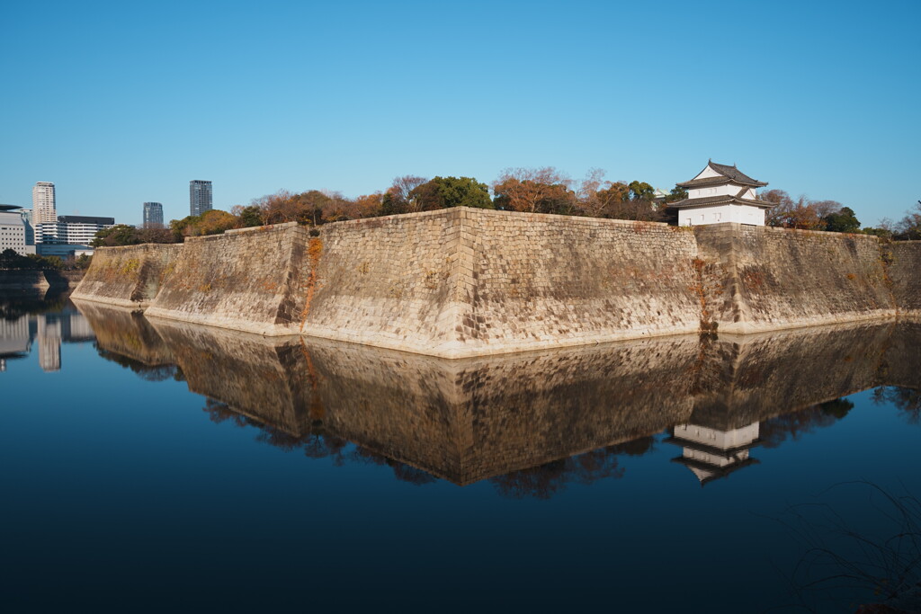早朝の大阪城