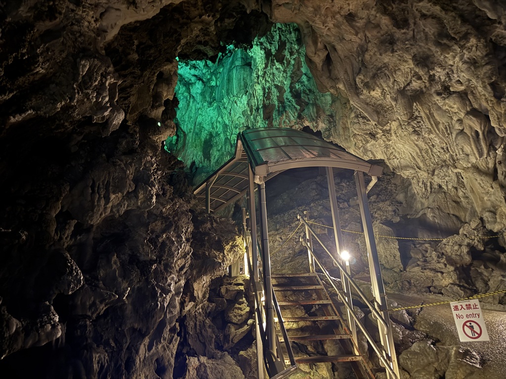 夏の龍泉洞