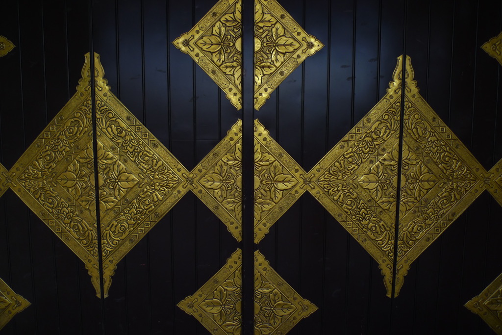 The 扉