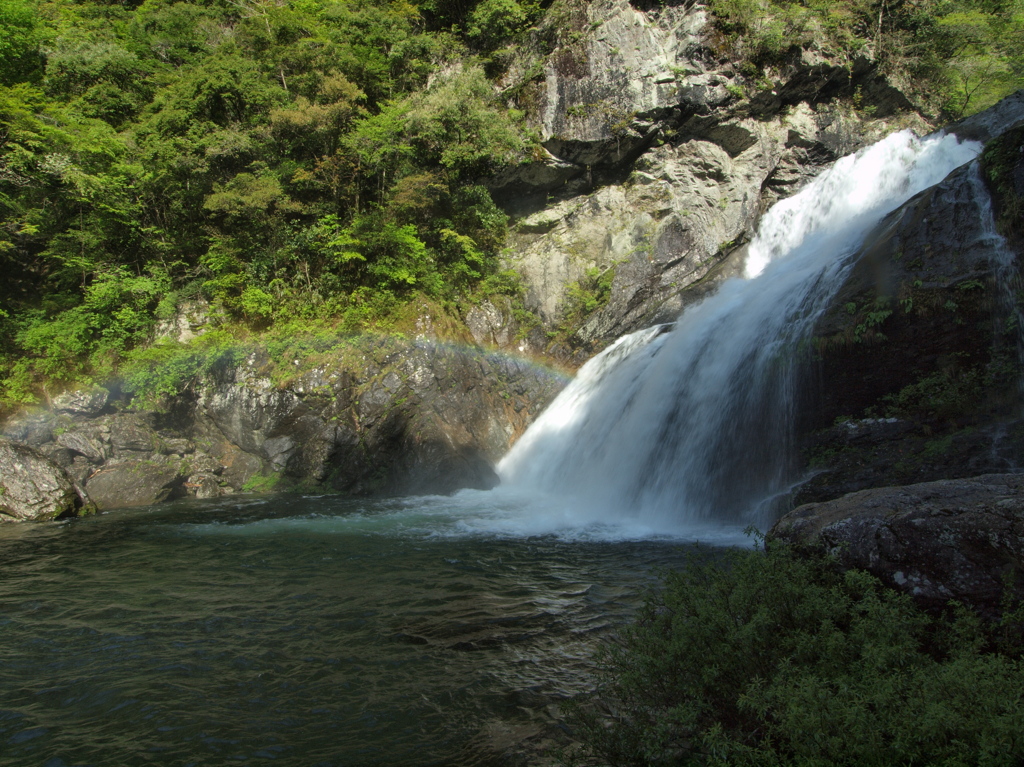 アメガエリの滝