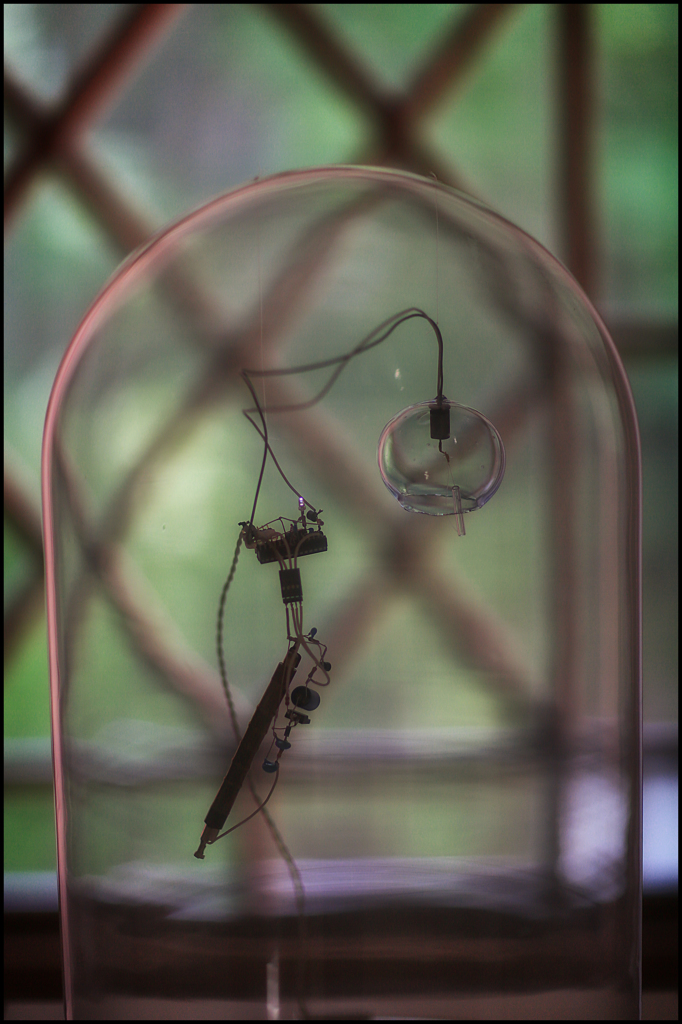 電気仕掛けの鈴