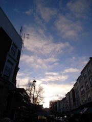 LONDON空
