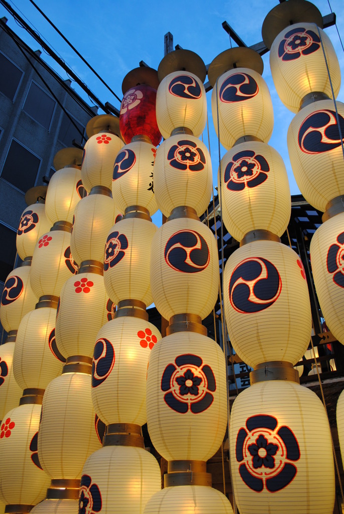 Brothers of the lantern