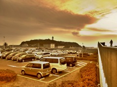 駐車場と江ノ島