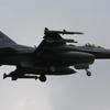 F16