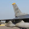 F-16の端