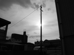 太陽と電柱