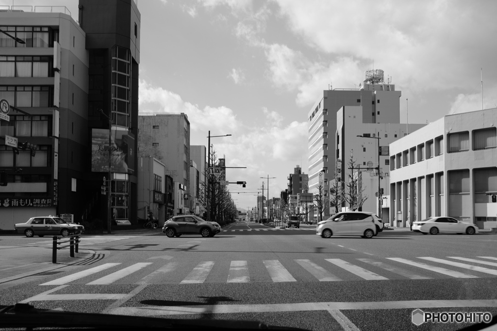 嘗て繁華街だった休日の午後